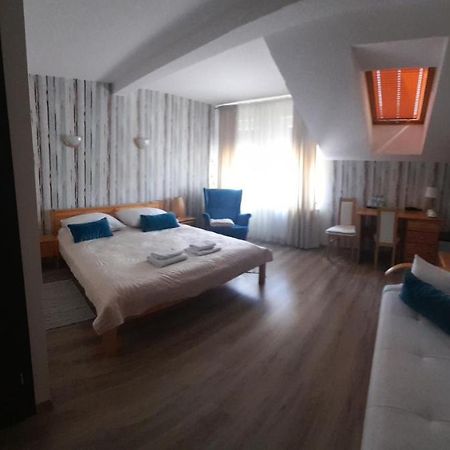 Hotel Bartnik Pszczółki Bagian luar foto