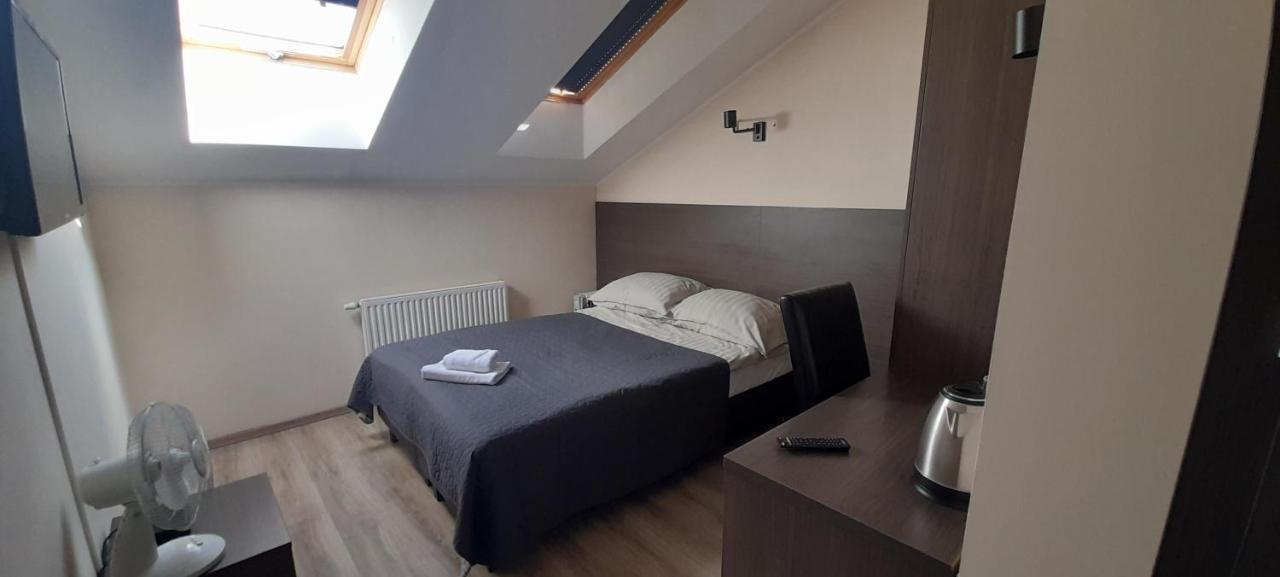 Hotel Bartnik Pszczółki Bagian luar foto