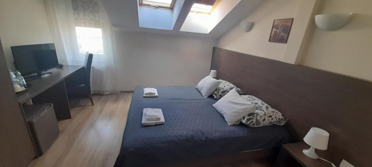 Hotel Bartnik Pszczółki Bagian luar foto