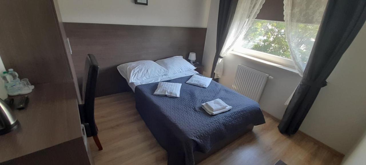 Hotel Bartnik Pszczółki Bagian luar foto