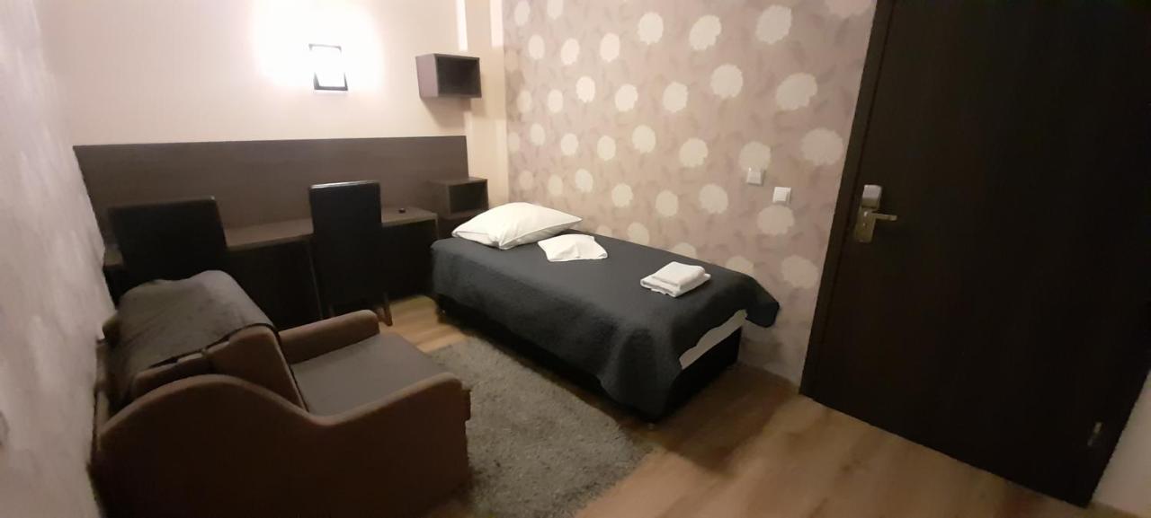Hotel Bartnik Pszczółki Bagian luar foto
