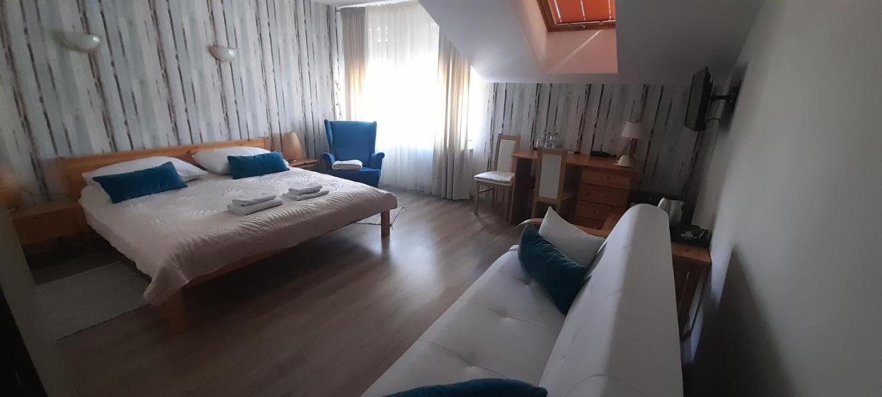 Hotel Bartnik Pszczółki Bagian luar foto