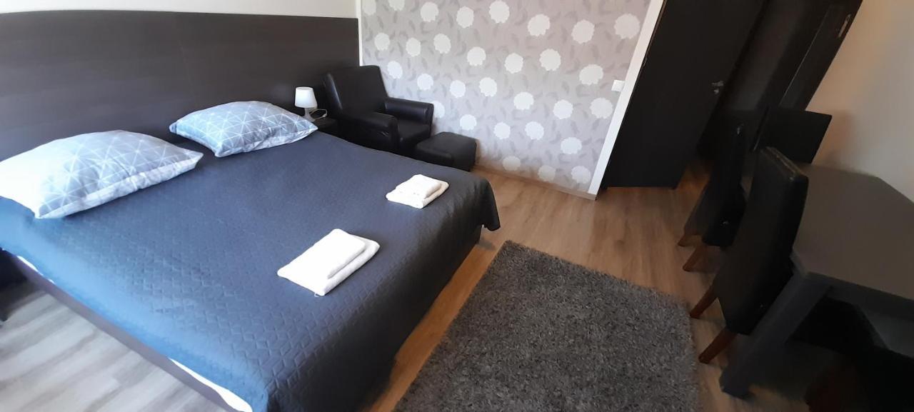 Hotel Bartnik Pszczółki Bagian luar foto