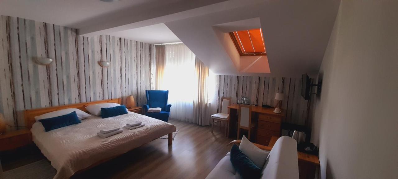 Hotel Bartnik Pszczółki Bagian luar foto