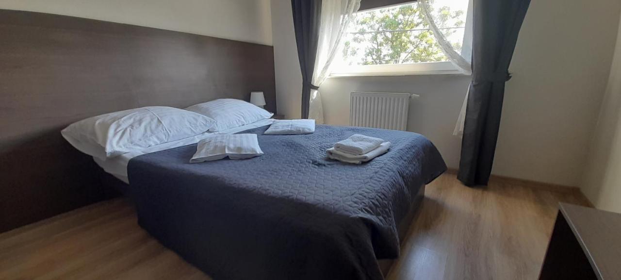 Hotel Bartnik Pszczółki Bagian luar foto