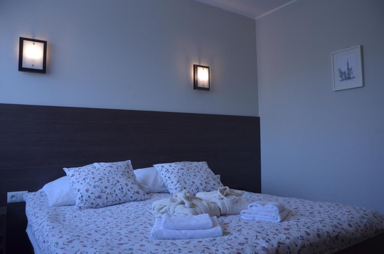 Hotel Bartnik Pszczółki Bagian luar foto