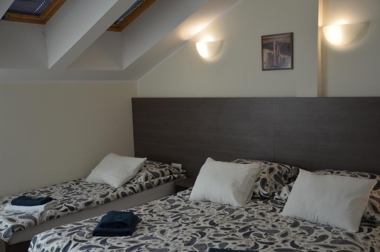 Hotel Bartnik Pszczółki Bagian luar foto